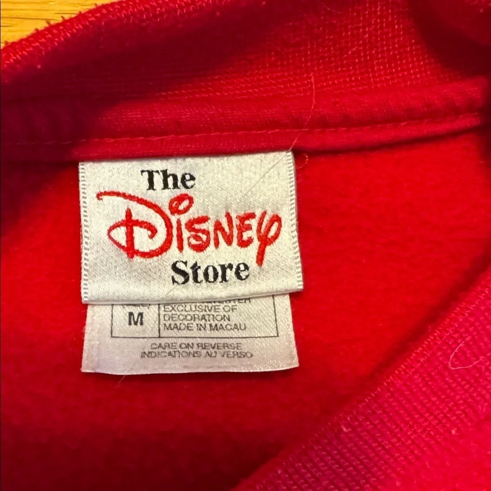 Vintage The Disney Store Red Fleece crewneck with Pooh Tigger Eeyore and Piglet